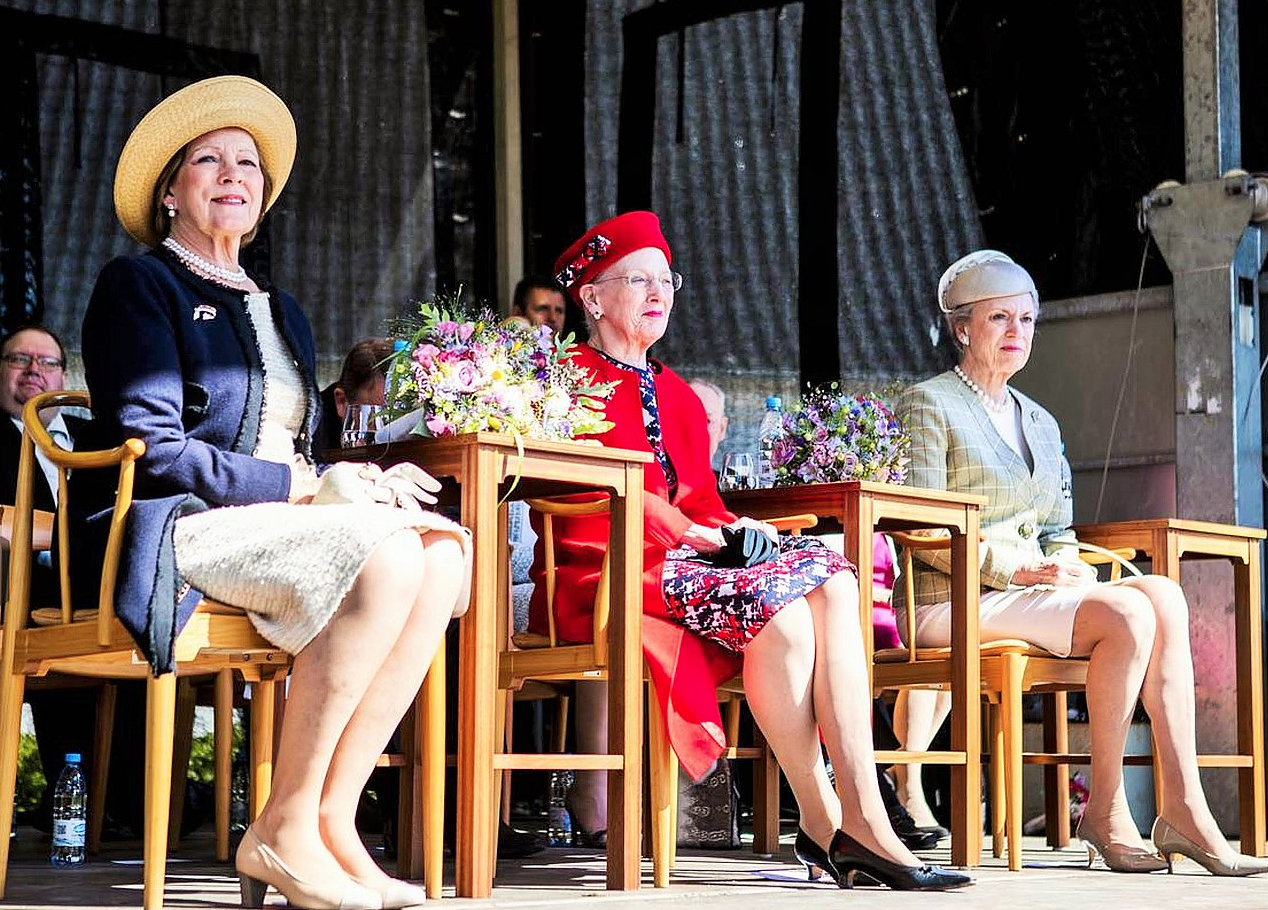 Dronning Margrethe med søstre