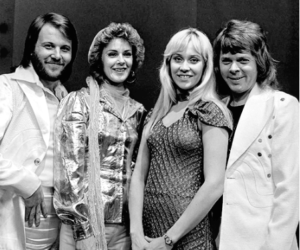 Fra venstre til højre: Benny Andersson, Anni-Frid Lyngstad, Agnetha Fältskog, og Björn Ulvaeus, 1976