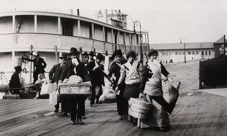 Ellis Island: Hvordan man forsker i forfædre, der passerede gennem porten til frihed