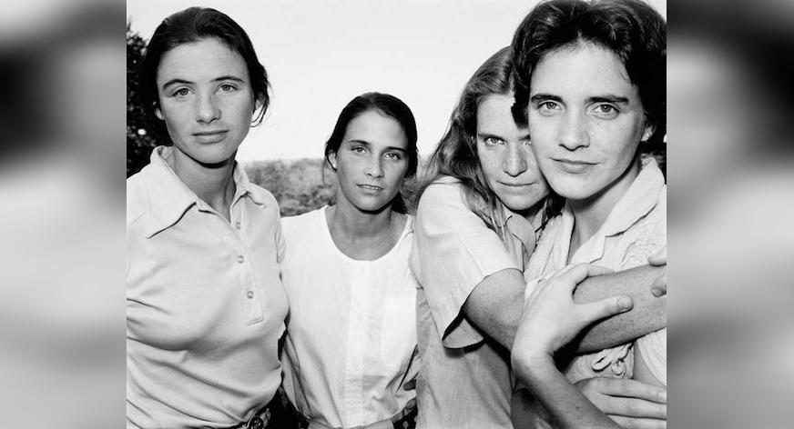Bevarelse af familiens erindringer: Fire søstre, 36 års fotos