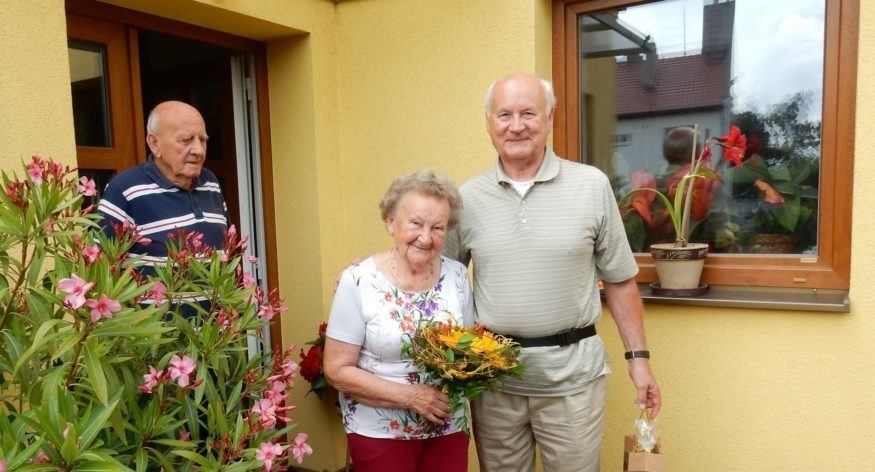 Hvordan min 86-årige bedstemor fandt to brødre som hun ikke havde kendt til takket være MyHeritage
