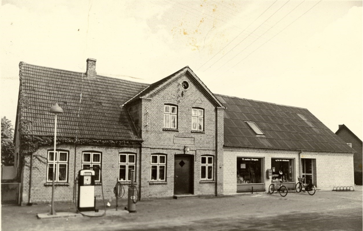 The consumer cooperative where Knud worked